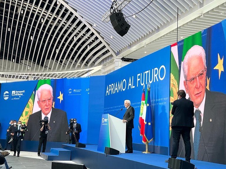 lucianonobili's tweet photo. Con grande orgoglio stamattina ho partecipato alla presenza del Presidente Mattarella, del sindaco Gualtieri e del Presidente Zingaretti all’inaugurazione del nuovo bellissimo molo dell’aereoporto di #Fiumicino… @AeroportidiRoma https://t.co/lO72WqAglj https://t.co/IPMX9zTQzJ