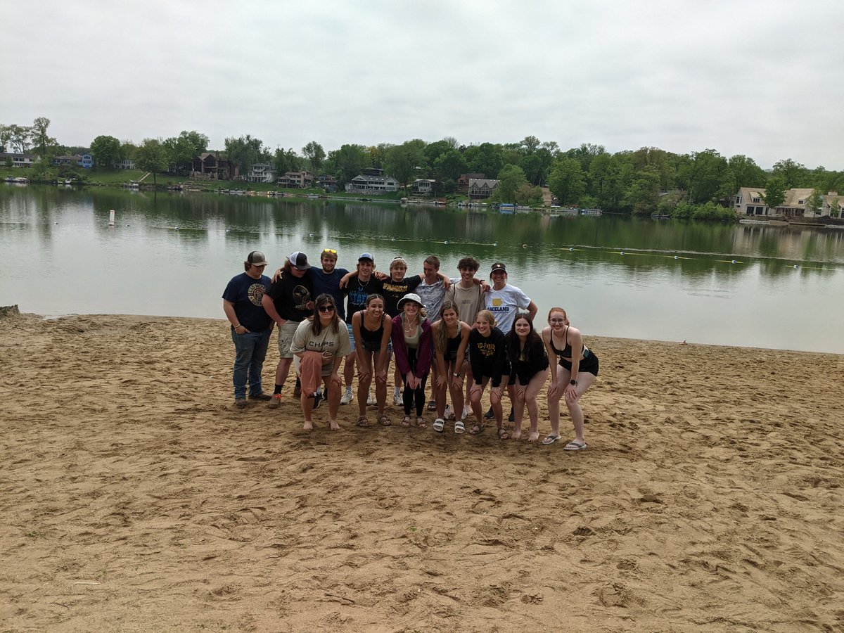 sarakputtmann's tweet photo. MPHS seminar program is the best! Love this crew (and the few we are missing). So proud of the Class of 2022. #mphawks https://t.co/CTr4znfibu