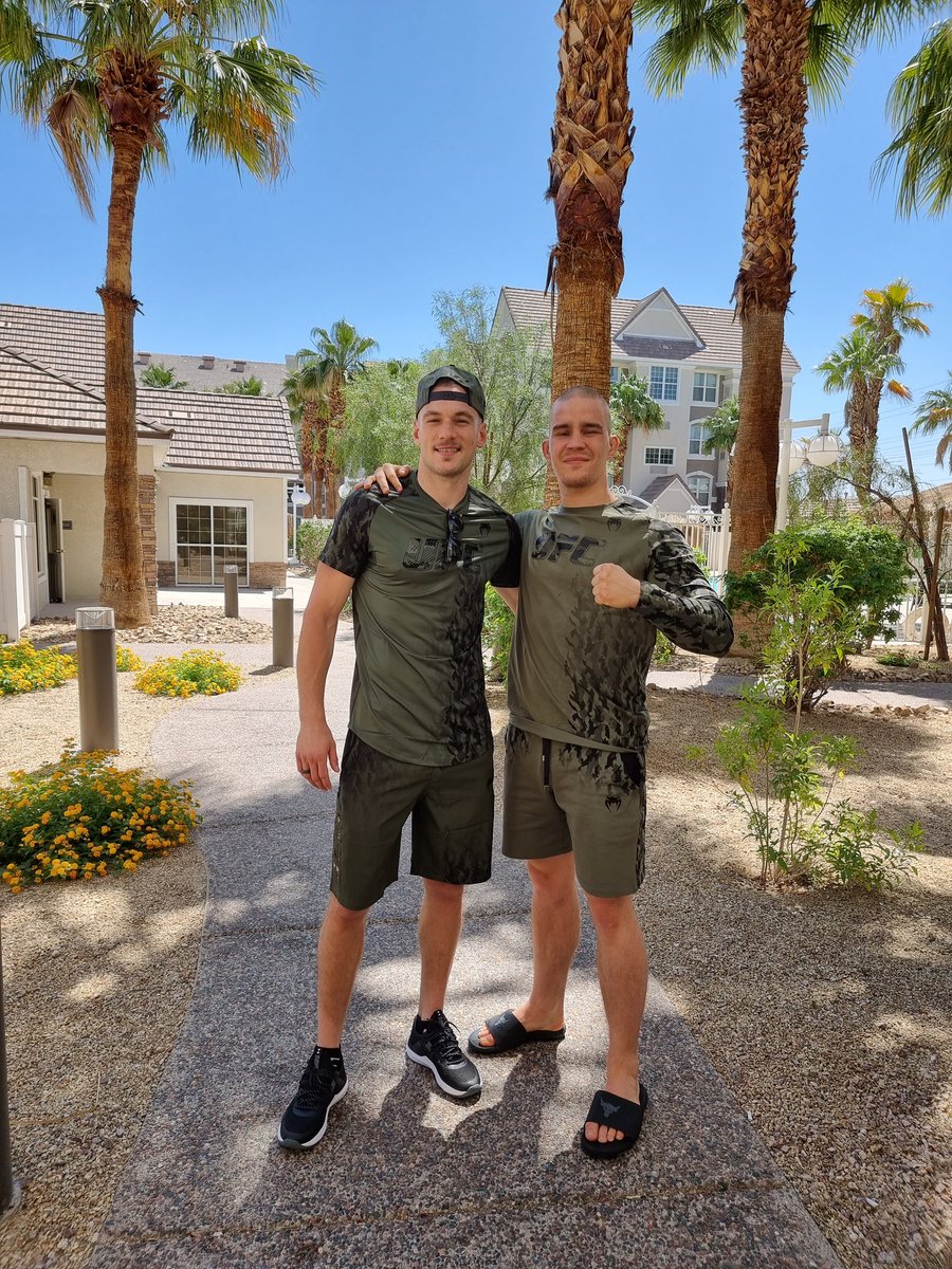 todorovic_ufc's tweet photo. I've gotten the chance to see the medic today, and been given the green light for Saturday 😎💪🏽🇷🇸⚡️
@urketaraketa
-
#UFC #urosmedic #medic #DT #duskotodorovic #teamtodorovic #secutor #teamthunder #oss https://t.co/SgPCCEq6tB