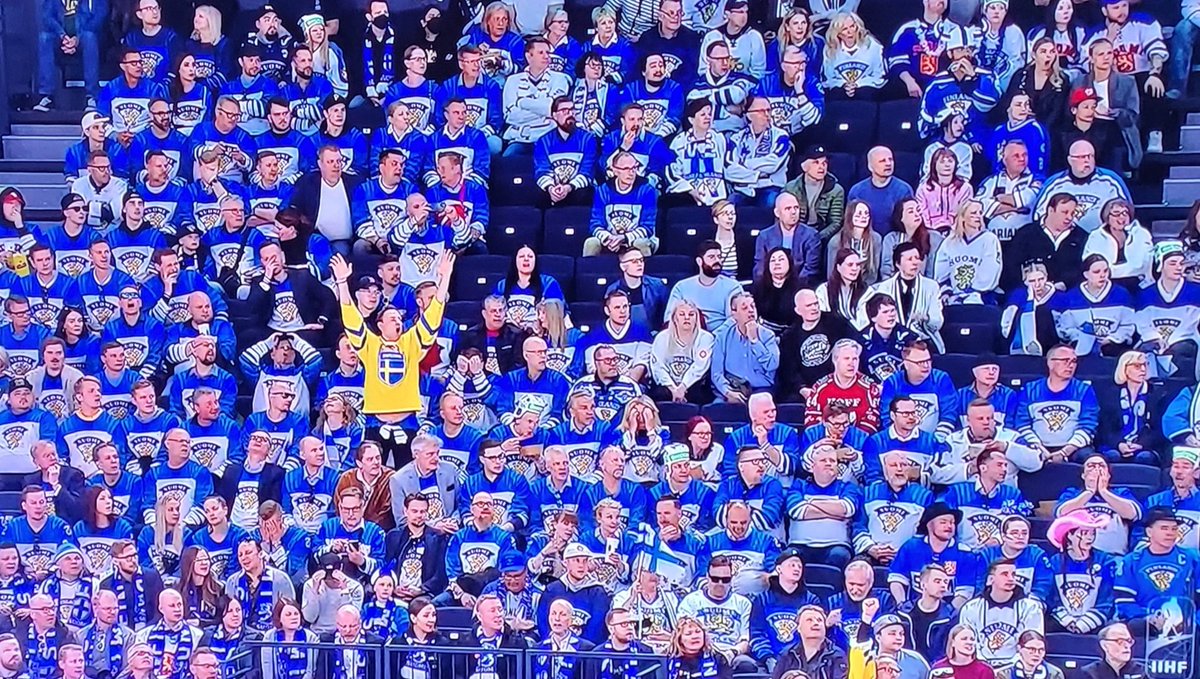 henrikleman's tweet photo. Hur go är inte den bilden? 😉
#ViaplayVM #rakapuckar https://t.co/BmUwtccOg5