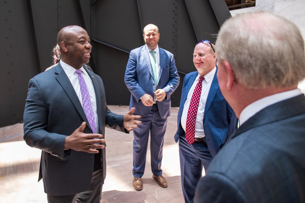 SC_CPMA's tweet photo. @SenatorTimScott with our President @joey2freshh on Capitol Hill. #EMAdayontheHill #FuelMatters https://t.co/Z5p9beolYw