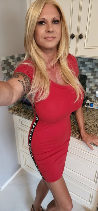 Lady in Red, freak in the .... well use your imagination 😉 https://t.co/U3cmvg9VDT<a href="/tag/daytonabeach"class="tags"><span>#daytonabeach</span></a>
