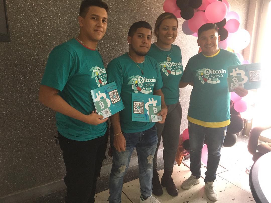 BCHLatam's tweet photo. Ya nuestros 4 nuevos #BitcoinAgents están trabajando en sus respectivas ciudades de #Venezuela (San Juan de los Morros, Maracay, La Victoria y Villa de Cura).
Gracias @solype por tu buen trabajo de organización y liderazgo https://t.co/jDD5gYie9G