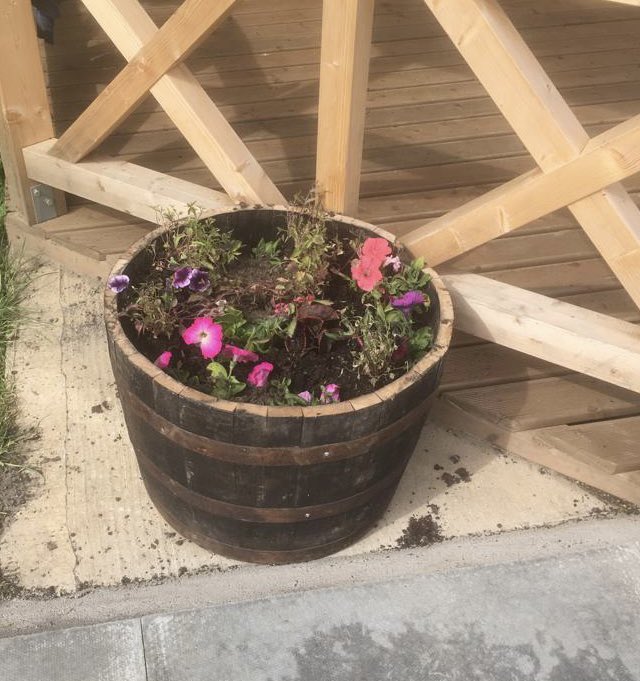 snoopystewart's tweet photo. This doesn’t look like much, but it’s the first kids activity at the Strathbrock Community Garden by @BroxUphDev. Wee group of pupils came round with @BroxburnUnited for something to do and planted a couple of tubs ahead of our Grand Opening on 28 May! Good work!! https://t.co/s1ZS5lEHUC