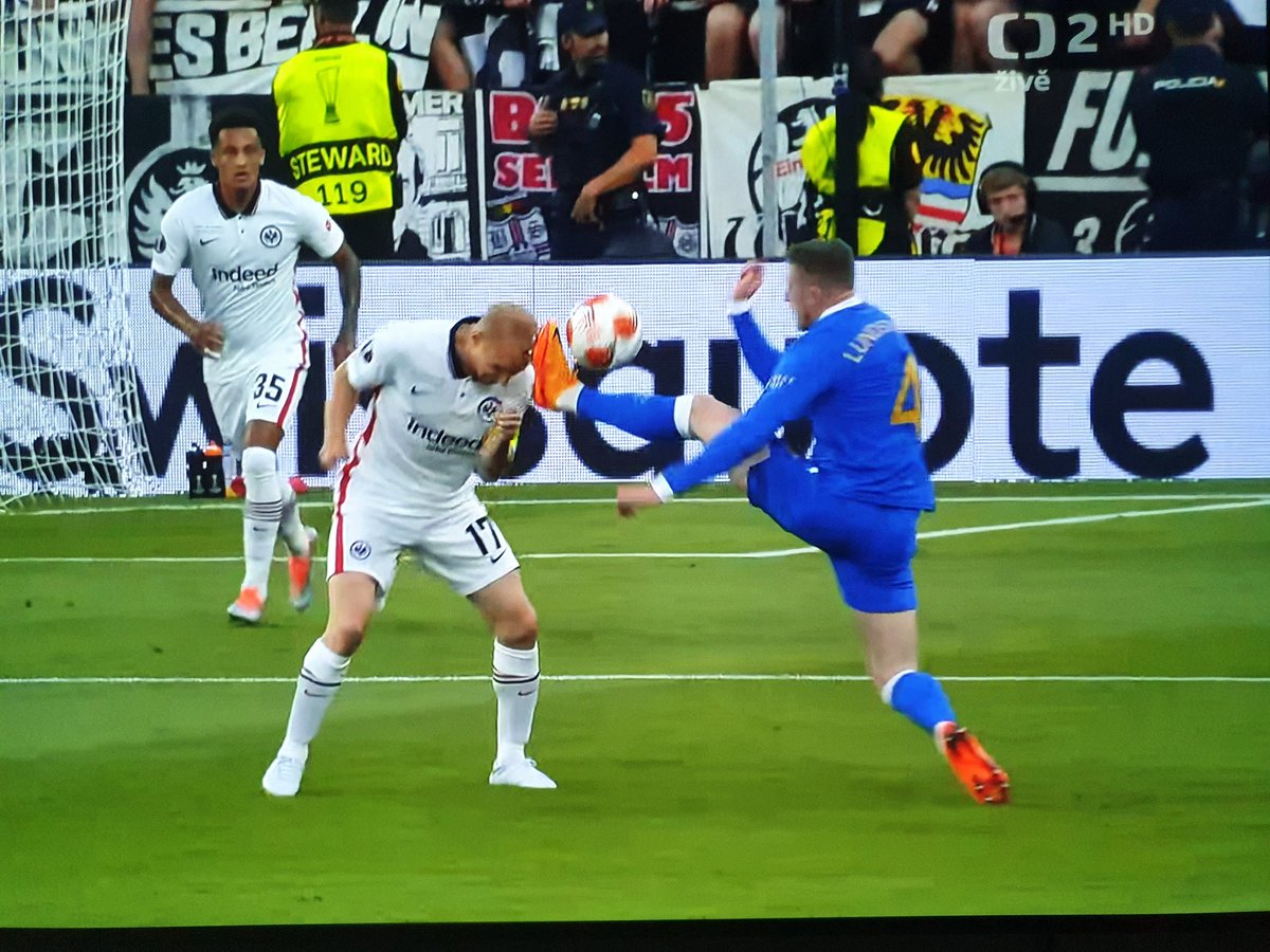 7simino's tweet photo. Když si vzpomenu na červenou Plavšiče proti Linci... A porovnám to s těma kokotama z Rangers - bez karty...
Tak se mi ta otázka "proč (ne)máme video" nezdá tak hloupá. 🤔🤷‍♂️
Ale vždyť zápas byl ještě v plenkách. 🙃
#UEFAmafia #UELfinal #FRAran #UEL #usevideo #fuckRangers https://t.co/pMqpuO80xW