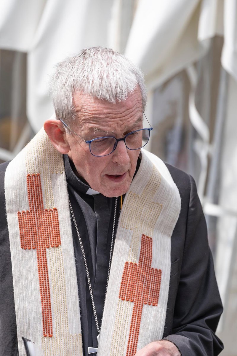 StRosesStroud's tweet photo. Everyone enjoyed a wonderful day today at the official opening of Quentin House. We'd like to thank all our guests who have supported us over the past couple of years and a special thank you to the Rt. Rev. Declan Lang, Bishop of Clifton who opened and blessed Quentin House. https://t.co/4g8uNfID2s