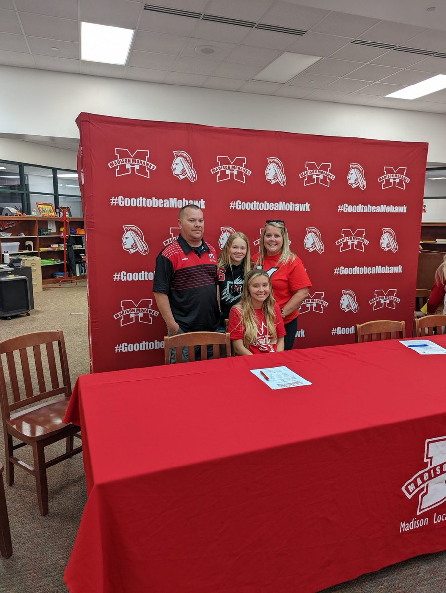 Thawkssoftball's tweet photo. Congratulations to Alyssa Badger from Madison High School as she signed her NLI today! We are so excited to have you as a part of the thunder hawk family! #gothunderhawks 🦄 https://t.co/Hiuc2tzURv