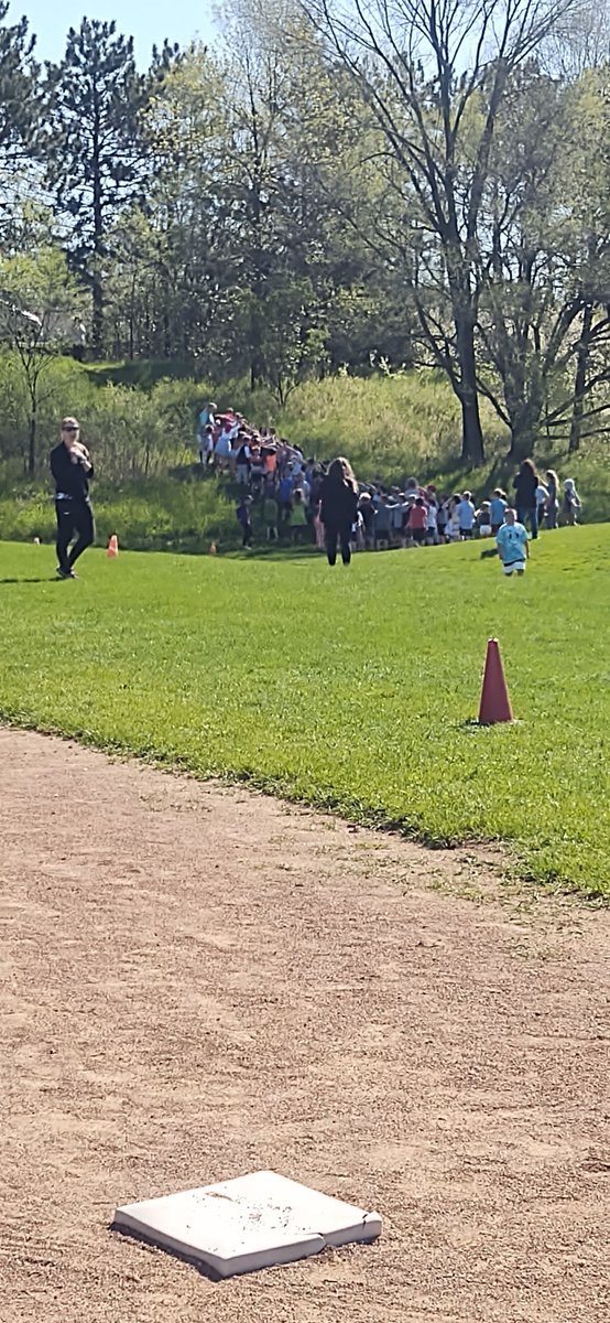 KateMLoveland's tweet photo. Pumas on Parade 2nd annual Walk-A-Thon was a HUGE success @ParkerPumas ! Over $18k was raised &amp; kids had a blast walking outside AND sliming me😅. Grateful for the support of our families who helped make this fundraiser such a great success! #GoPuma🐾  @bittmand @WCampbell728 https://t.co/P0iWq3QuWZ