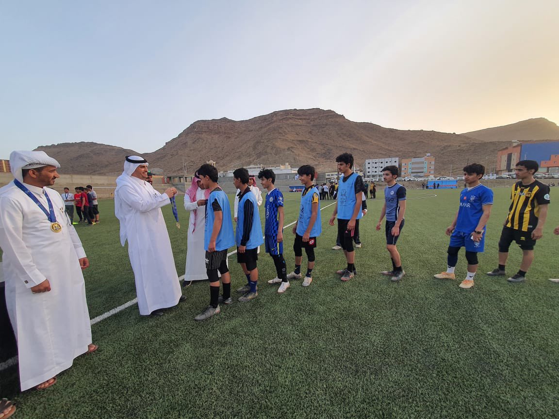 حققت اليوم ثانوية ابو بكر الصديق بطولة #دوري_المدارس لتعليم محافظة ظهران الجنوب وحصلت على المركز الأول للمرحلة الثانوية.