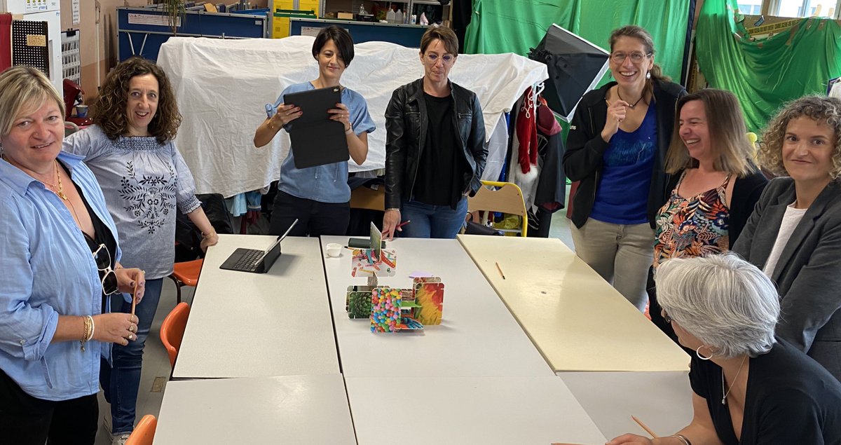 VincntDuf's tweet photo. Journée de formation au collège Daniel Argote pour la conception de notre futur espace Agora dédié aux travaux de groupe, à l’oral et aux médias. Un grand merci à l’équipe Canopé 64 pour sa pertinence dans l’utilisation de l’outil Archiclass. https://t.co/zeolEkrVuC