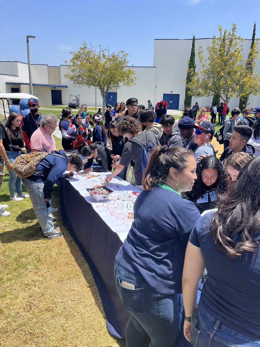 Today is college signing day <a href="/MontgomeryHigh/">MOH</a> <a href="/SUHSD/">Sweetwater Union High School District</a> proud of our Aztec graduates!!