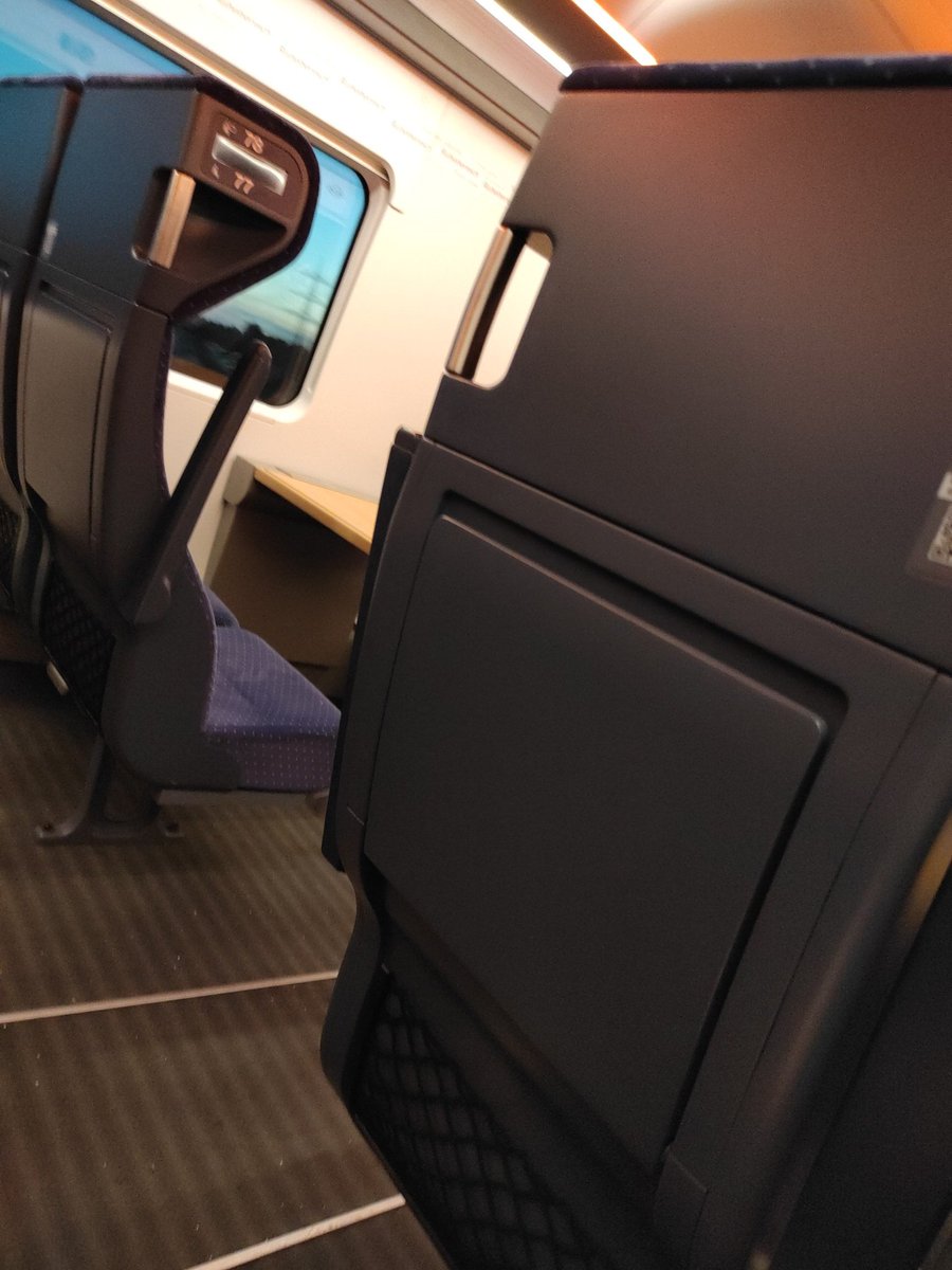 HerrinLara18's tweet photo. Welcher loser von euch zahlt der Herrin die Fahrt 😘😜 https://t.co/080lJDeNSU https://t.co/iRmRcoBXzi