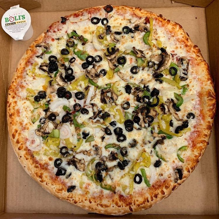 HalalRun's tweet image. I&apos;m not drooling, you are! 

Check out this plate of absolute bliss from Pizza Boli&apos;s - Gainesville, VA 

Learn more ➡️ bit.ly/34cWSJ9 

📸: Pizza Boli&apos;s  

#halalrun #pizzabolis #eathalal #halalfood