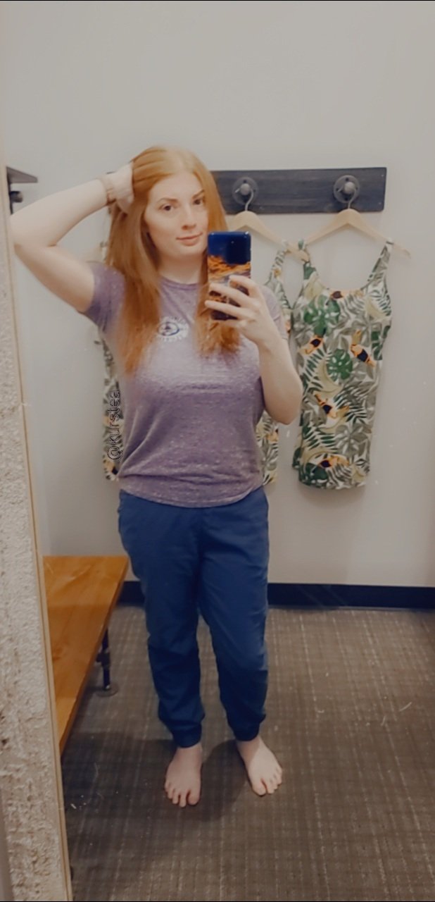 So I tried on that bathing suit thing in the background and damn, I looked good. https://t.co/eInyLtu8DY