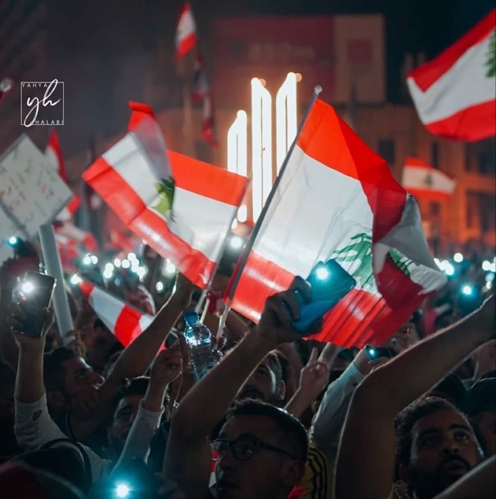 aly_maryam's tweet photo. ثورة ١٧ تشرين كسرت هالة #نصر��لله وعرّته امام الرأي العام، قبلها ما كان حدا بيسترجي يجيب سيرته https://t.co/CweHM9Nchg