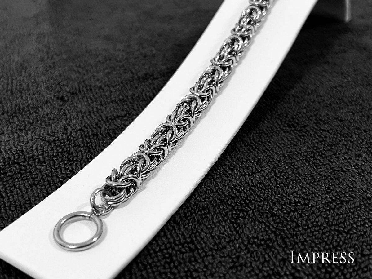 ImpressJeweller's tweet photo. This #byzantinebracelet is beautifully made. At 8mm diameter it suits a male perfectly. #australianmade #jewellery https://t.co/mfmx7DwDSa
