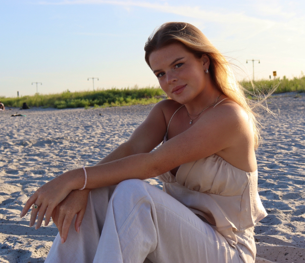AgencyBateman's tweet photo. “There is nothing to lose from trying something new…” 

Meet our Account Coordinator Kaelyn! Interested in learning more about our Bateman Agency team? Read Kaelyn’s profile here: https://t.co/qS9z75ttK2

#BatemanAgency #PRPros #CompanyBlog #AccountCoordinator https://t.co/dN9Ah3a1OL