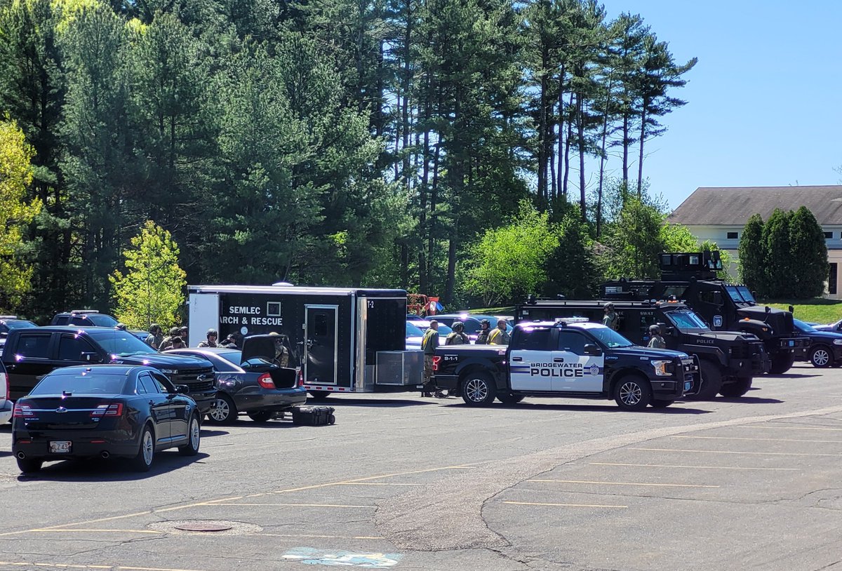 PembrokePD's tweet photo. The Town of Pembroke and the Pembroke Police Department hosted the SEMLEC (Southeastern Massachusetts Law Enforcement Council) SWAT Team today for training. It was a pleasure, and we thank you all for your service. https://t.co/w0oBU7aMZs