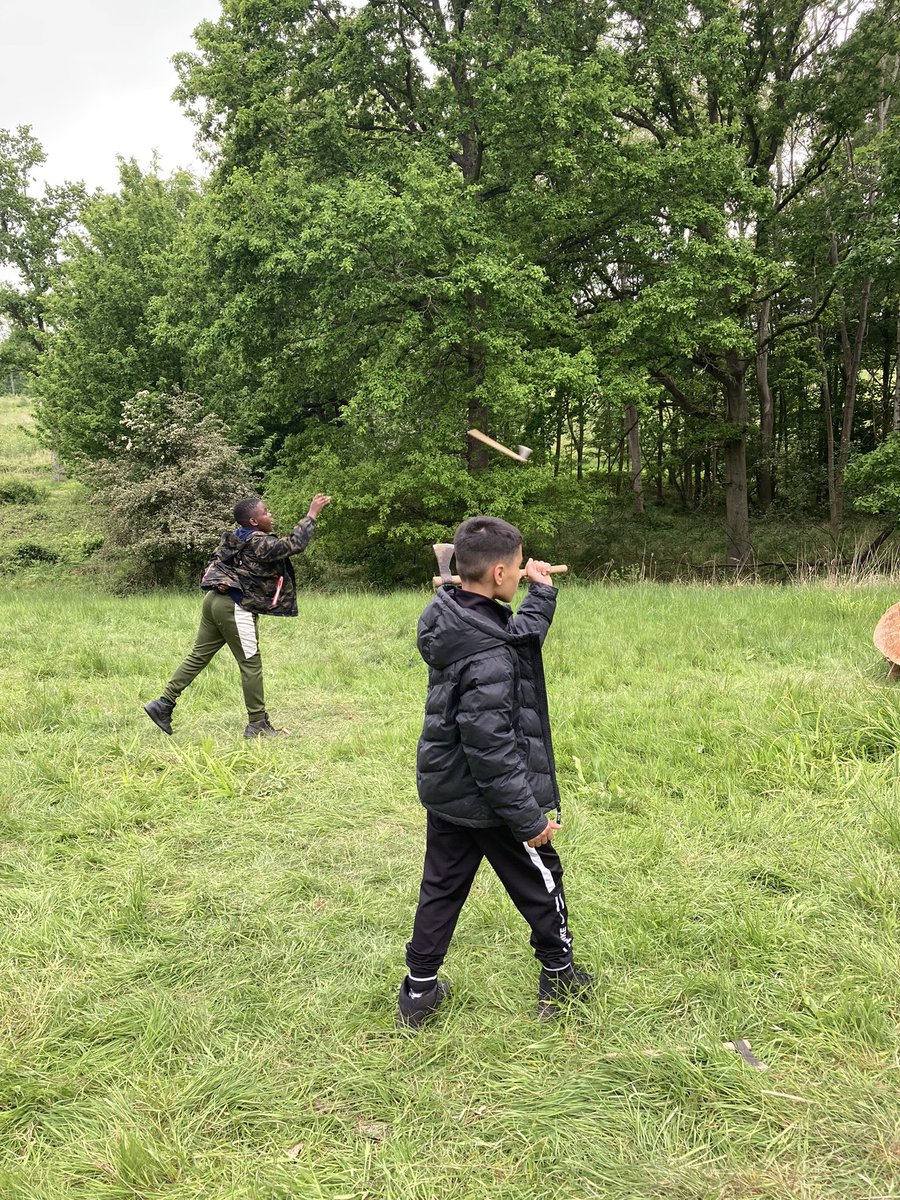 StJudesSchool's tweet photo. #tomahawkthrowing and #archery @BushcraftOnline #wilderness #memorymaking with @PHPrimarySchool and @STPetersSE17 https://t.co/3w5aSWfUvS