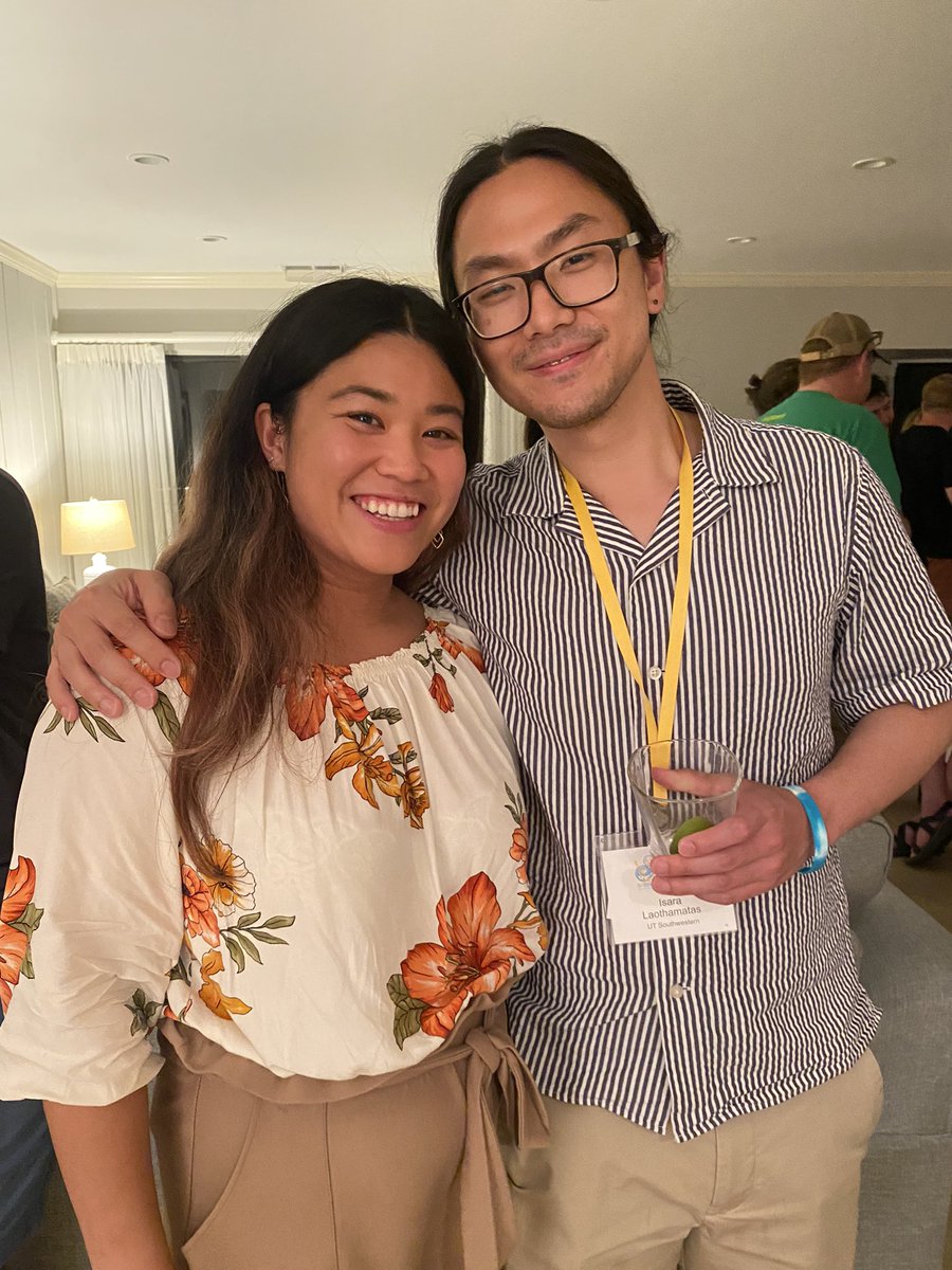 jplayshooky's tweet photo. So great to reunite with an old friend from undergrad. Unfortunately, this time without our old professor Mike Menaker. #SRBR2022 #SRBR2018 https://t.co/ppnM4HyWyI