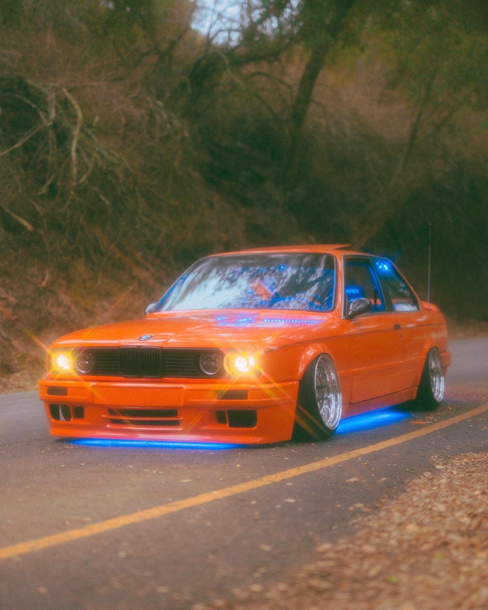chazzydawgg's tweet photo. Orange E30 in Malibu https://t.co/yQ9sVDUKCB