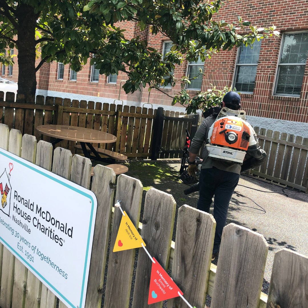 RMHNashvilleTN's tweet photo. @AGCMiddleTN continues to support RMHC of Nashville by providing a much needed face LIFT🏗 &amp; some outdoor Spring cleaning! From raising our new flag to power-washing our playground, our House will be summer ready! 🏘#agcmiddletn #rmhcnashville #keepingfamiliesclose https://t.co/p61fPwP39C