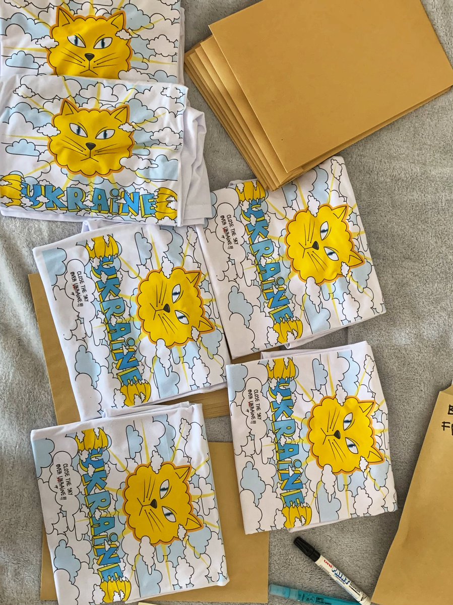 ChipaArt's tweet photo. Today I prepared part of my merch for shipping 😊👌☀️
50% of sales go to volunteers to help in the war zone 💛💙
#chipaart #graffitiart #graffiti #NFTCommmunity https://t.co/yyyAEBom1d
