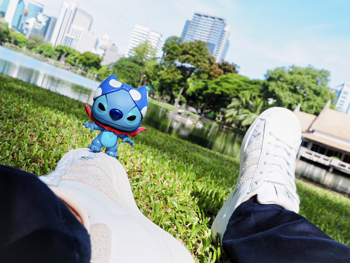 peariiezz's tweet photo. Life is that much better when you’re wearing new shoes. 👟 @originalfunko 

#FunkoPhotoADayChallenge 
The theme for today is #Shoefie

#May #Funko #FunkoPop
#FunkoStitch #FunkoPopStitch
#FFTHPhotoADay
#FunkoFunaticTH #FunkoCollector
#Stitch #SuperHeroStitch https://t.co/QC6eHLYDXl