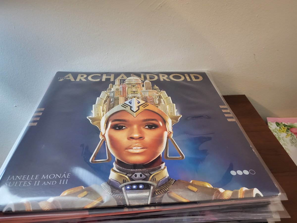 BookswithArri's tweet image. Happy Birthday to this gem of an album. We can't believe it's been 12 years since The ArchAndroid came out. #JanelleMonáe #TheArchAndroid