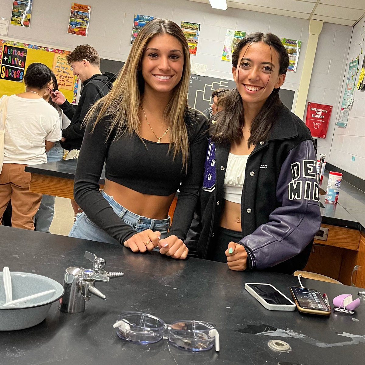 torchianator's tweet image. Do isopods prefer sad OR happy Taylor Swift music? 🎶🤔Tomorrow AP Bio Block 3 Group 1 will see if their data supports a statistically significant difference in preference or not! #designyourownexperiments #GoKnights #KnightScience #APBio @FazioSally @OldBridgeTPS