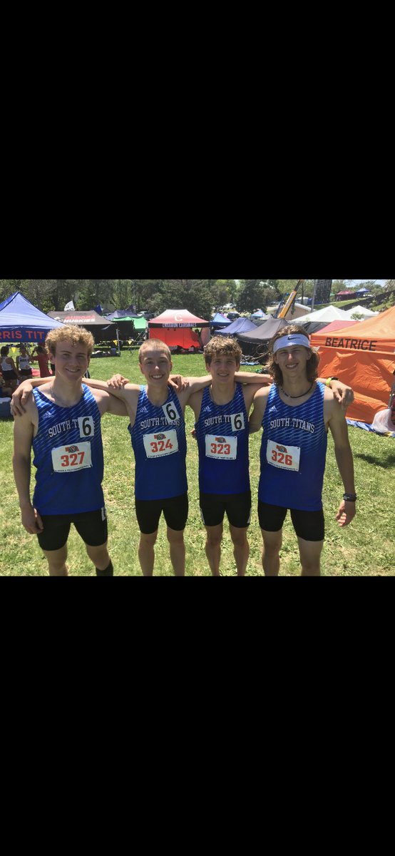papiosouth's tweet photo. The 4x800 relay crew https://t.co/Q4GMOVDPRV