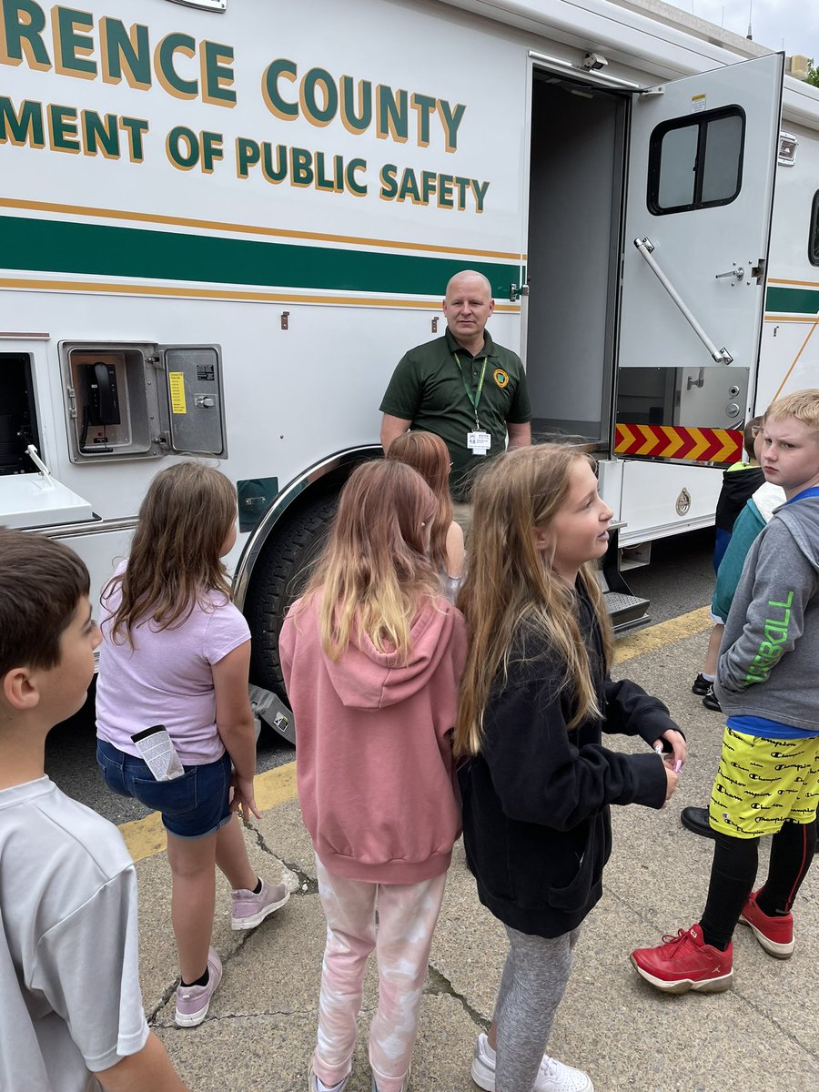 Christina tweet media