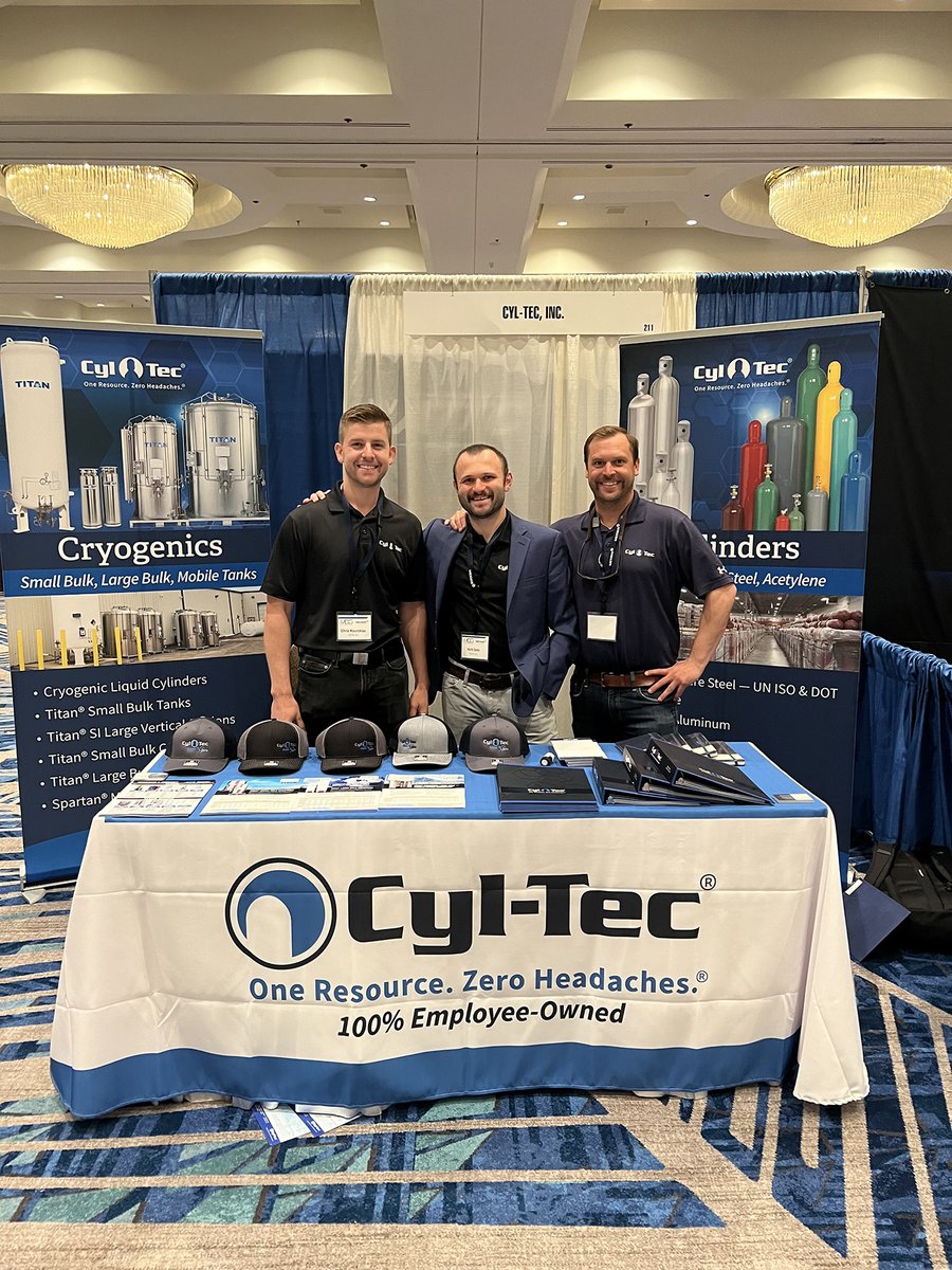 cyltec's tweet photo. It was great to be in Orlando w/the awesome group from Messer Americas! Thank you to everyone who stopped by our booth &amp; breakout room. We also had the opportunity to tour Kennedy Space Center – meeting NASA astronaut Don Thomas who flew on space shuttle expeditions in the 1990s. https://t.co/g9f7eY2HQS