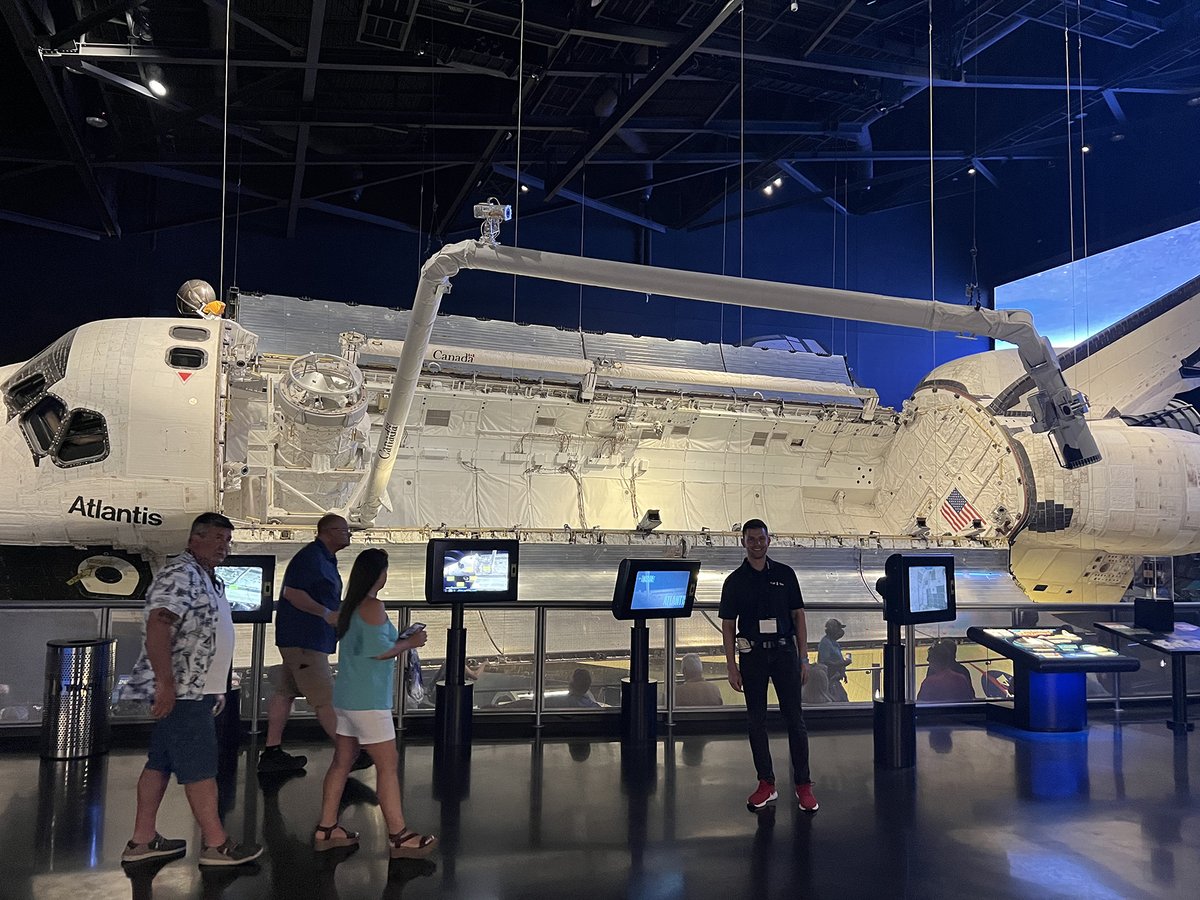 cyltec's tweet photo. It was great to be in Orlando w/the awesome group from Messer Americas! Thank you to everyone who stopped by our booth &amp; breakout room. We also had the opportunity to tour Kennedy Space Center – meeting NASA astronaut Don Thomas who flew on space shuttle expeditions in the 1990s. https://t.co/g9f7eY2HQS