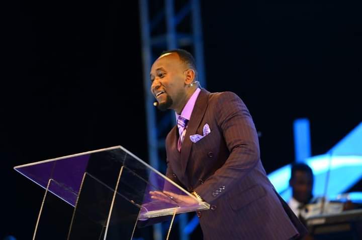 eyesonthecrown's tweet photo. God wants to take you to places of influence by his revelation,  for His glory
#ProphetElvisMbonye https://t.co/X0UZZsme7H