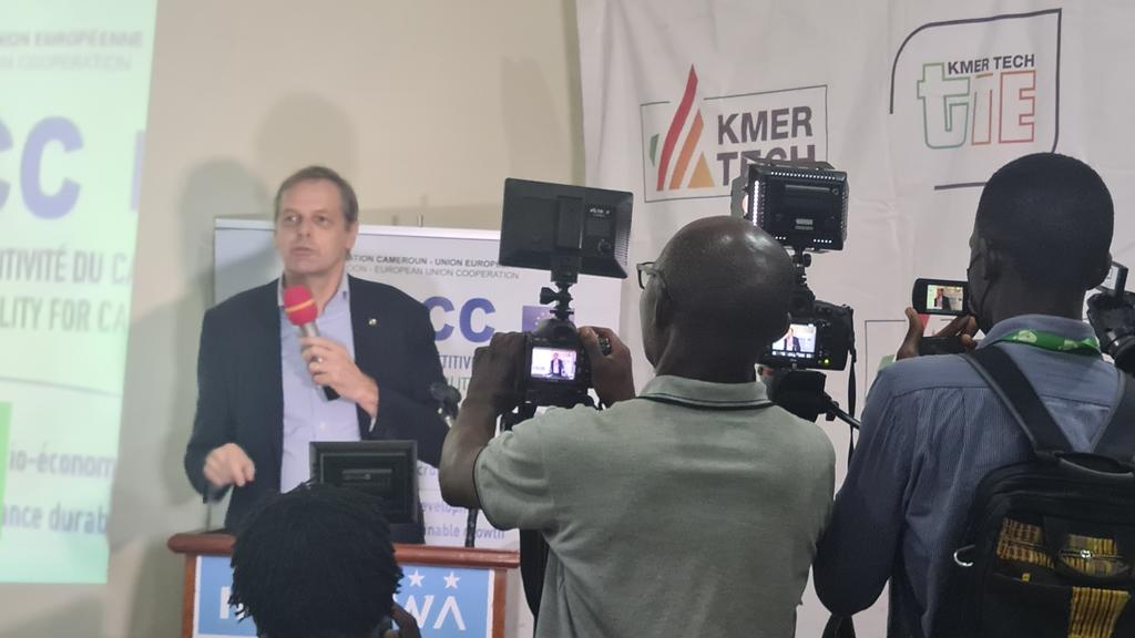 AnniePayep's tweet photo. L'ambassadeur de l'union européenne au #Cameroun trouve l'environnement de #Douala stimulant et motivant. Il invite les autres investisseurs à capitaliser sur toute cette énergie positive et sur cet engouement.
#ChampionsTIE #UE #Kmertech #innovation #startup #écho https://t.co/0HKpJFaDGr