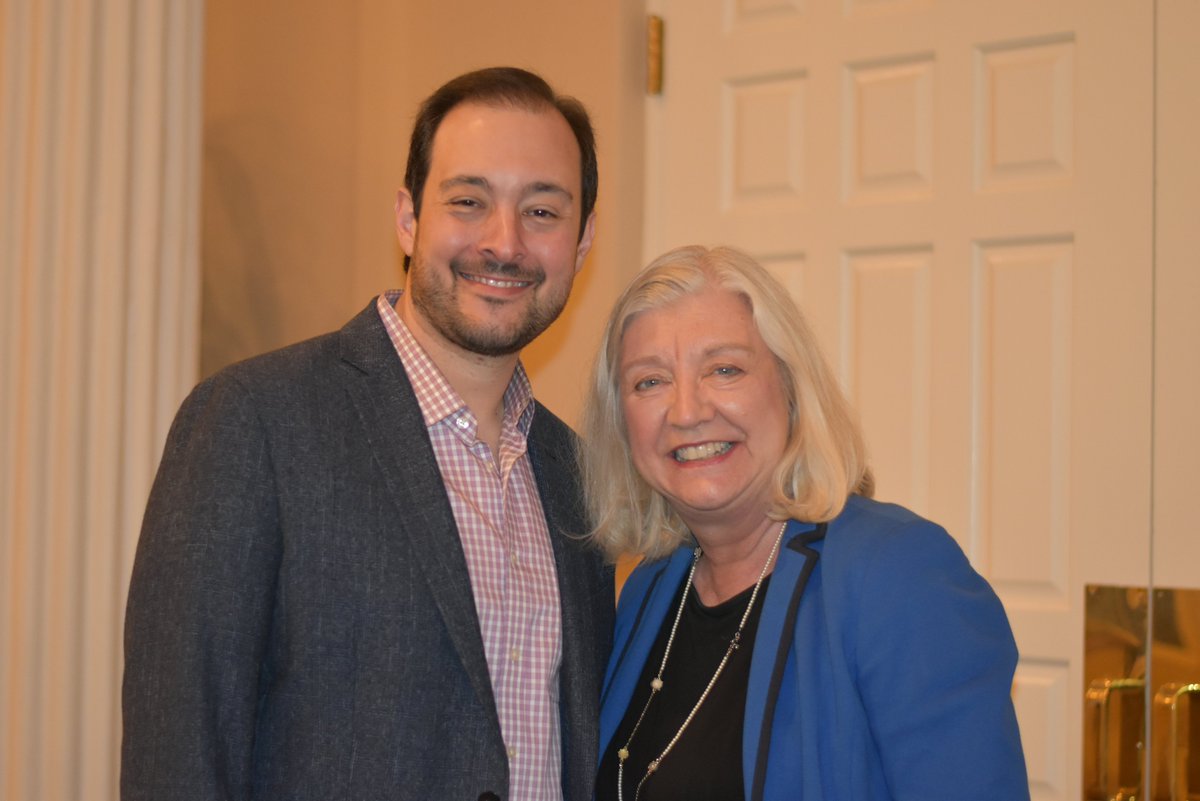 DuPageFdn's tweet photo. This morning, @DuPageFdn awarded a $25,000 grant to @YWCAChicago during the @ProjectHelpDpg annual breakfast. The Foundation was named the 2022 Honoree of the event. Thank you @ProjectHelpDpg for your commitment to helping families in DuPage! https://t.co/kWMQJLlBHw