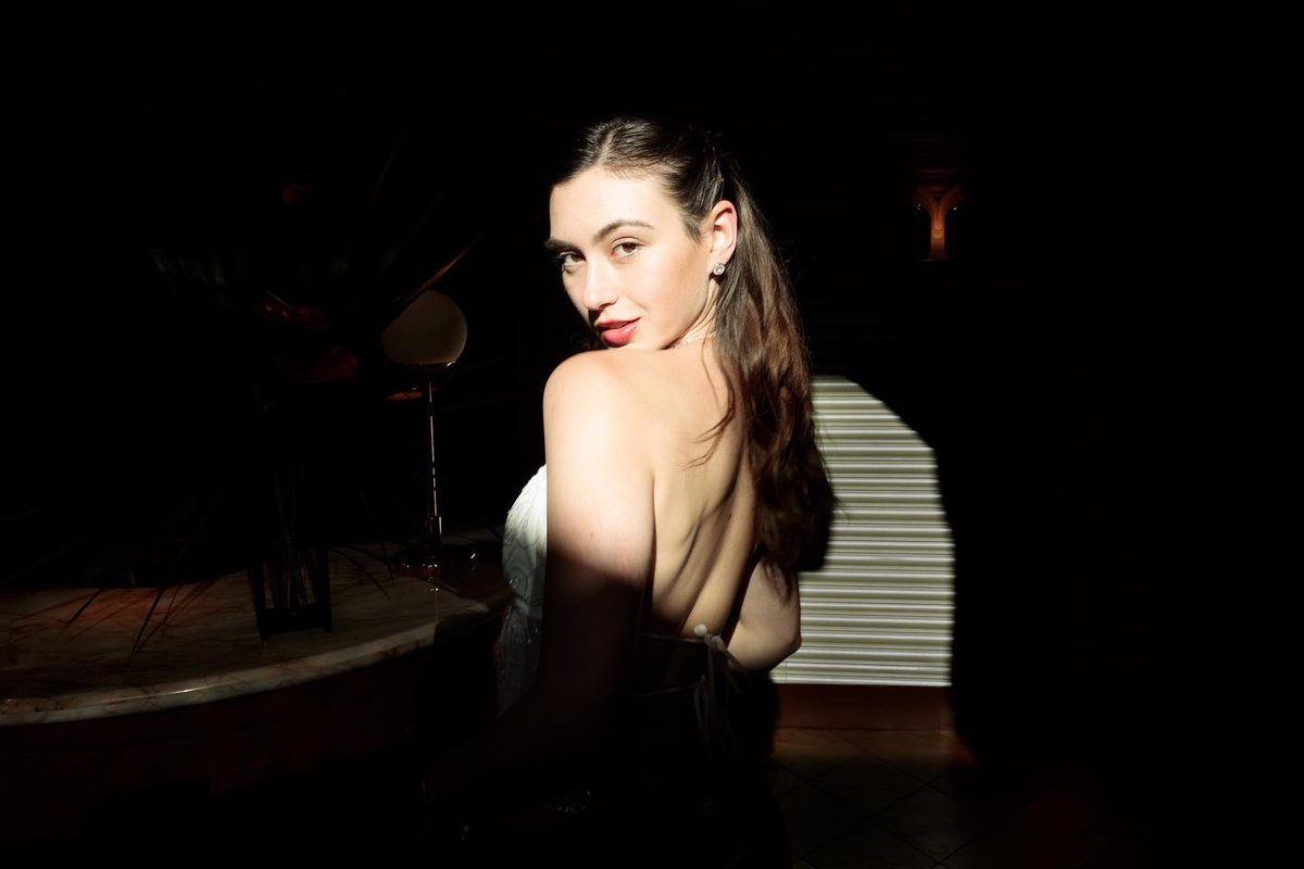 BallerinaBellax's tweet photo. Hollywood glam!
•
•
@VirginVoyages
•
•
#vallientlady #dancer #model #nftceator #nftgallery #digitalart #digitalgallery #dancemodel #spain https://t.co/8O214juZvm