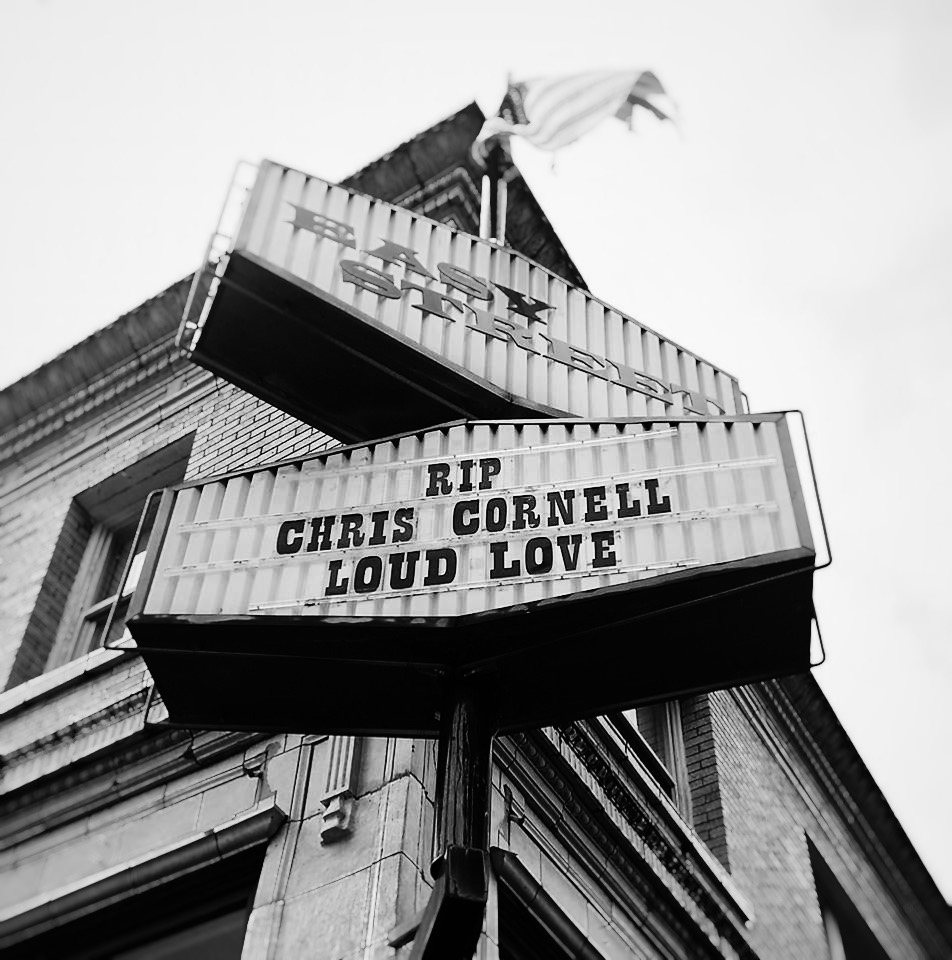 'In my shoes
Walking sleep
In my youth, I pray to keep
Heaven send
Hell away
No one sings like you anymore

Black hole sun
Won't you come
And wash away the rain?'

#LoudLove #ChrisCornellForever
#BlackHoleSun