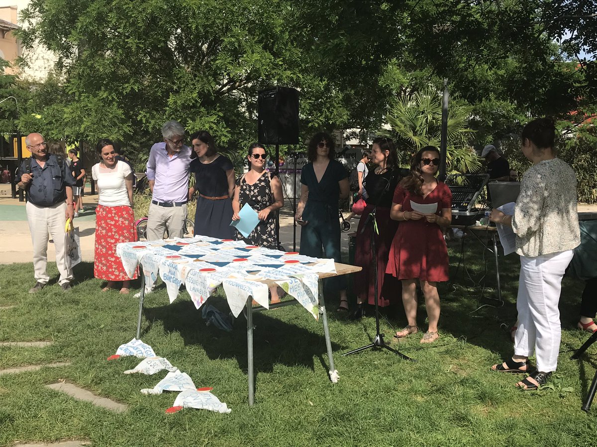 isa_petiot's tweet photo. Bravo à @ZeroDechetLyon et Mouvement de Palier pour ce lancement d'un quartier #ZeroDechet a Valmy. Un bel élan collectif qui représente un idéal de société 🌱🌍. #ObjectifZeroDechet https://t.co/FG4tnXwdbi
