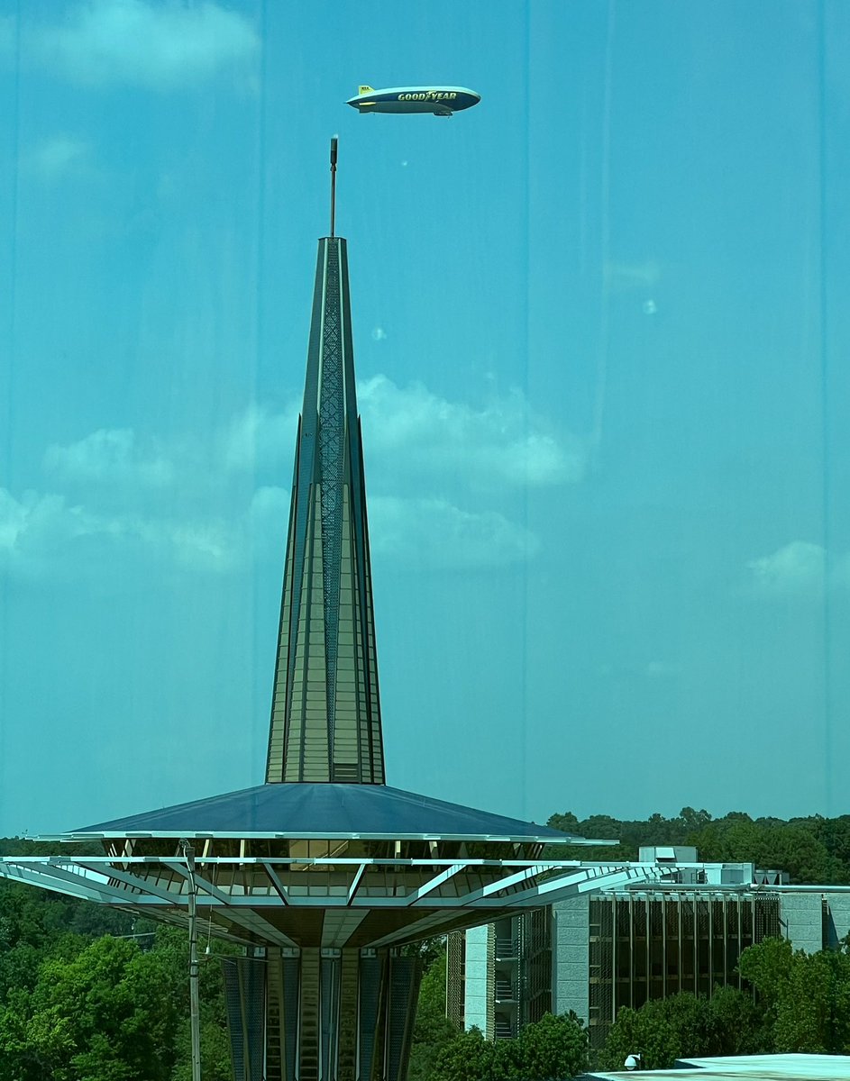 Charles_G_Scott's tweet image. Even the Goodyear blimp loves the @OralRobertsU Prayer Tower.