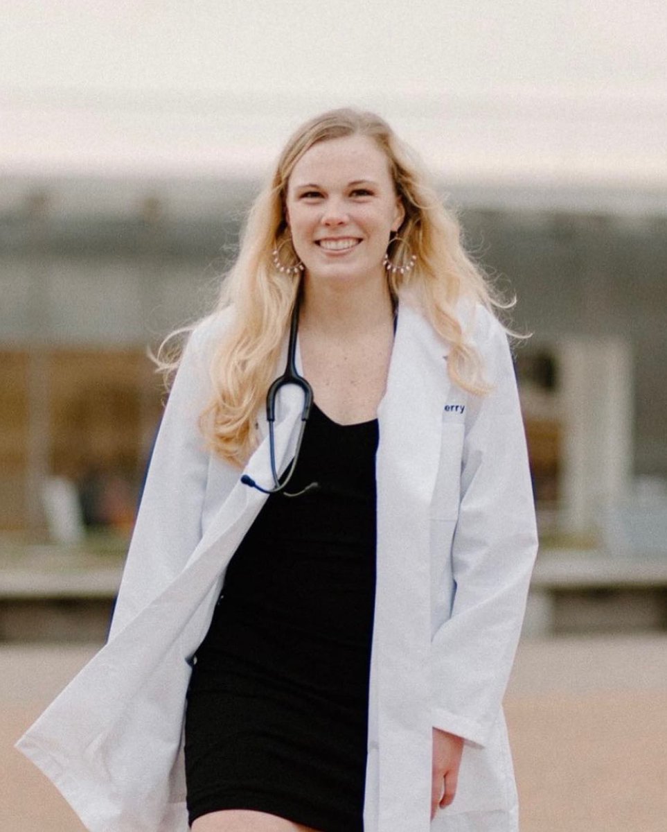 UMSLWBB's tweet image. Dani graduated w/ a bachelors of Science in Nursing w/ a minor in Psychology. Dani balanced the hectic schedule of a nursing student &amp;amp; still finished with an overall 3.5 GPA. By no surprise, Dani already has a position at Mercy Hospital of St. Louis as an operating room nurse.