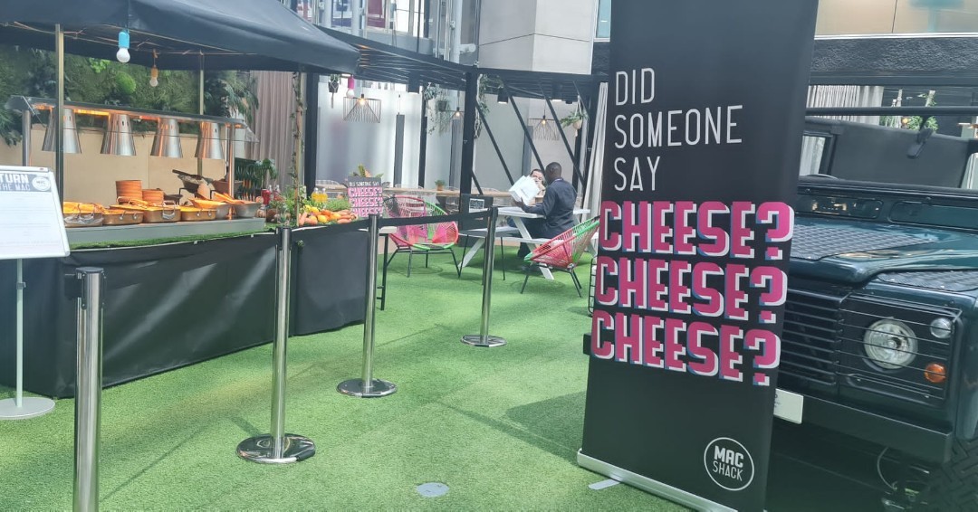 garden_life_250's tweet photo. Mac Shack lunch setting, loads of cheese cheese cheese
#macshack #welovethisbusiness #natwest #cheese https://t.co/TqqUS4VJfM