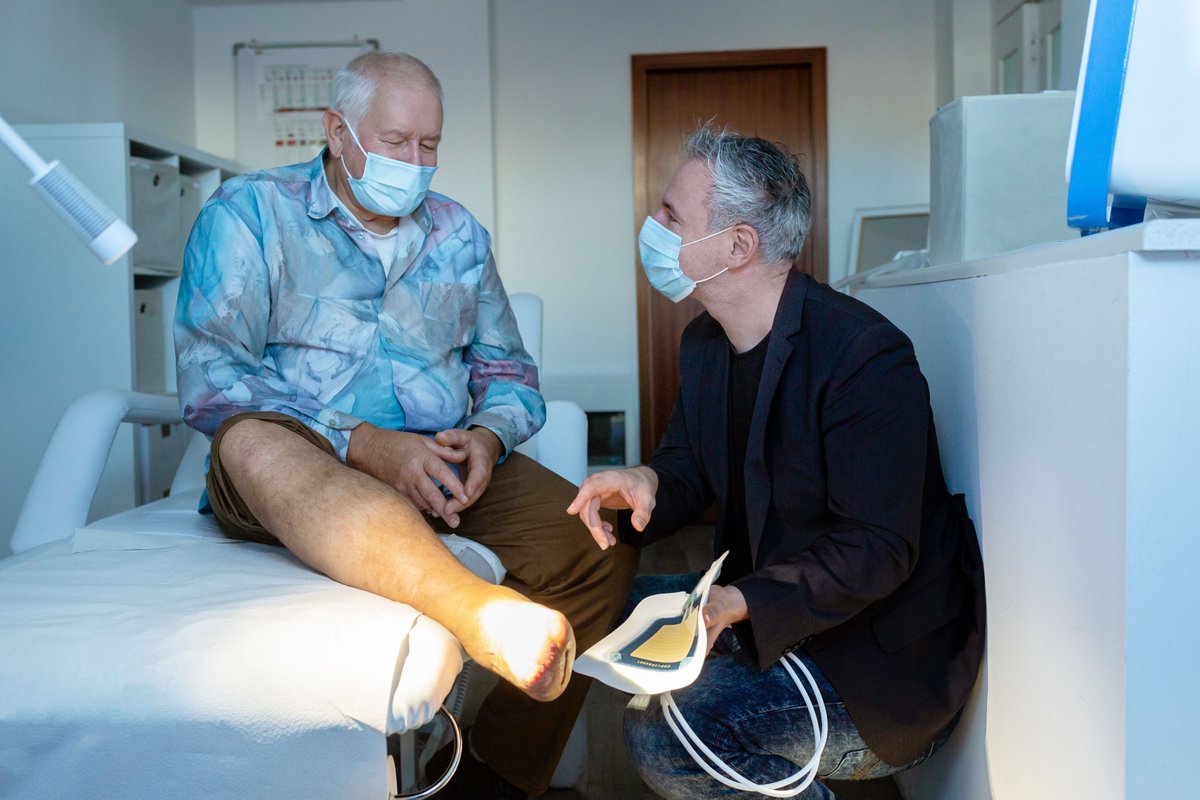 coldplasmatech's tweet photo. Wenn Du wissen willst, wie #kaltesplasma bei chronischen Wunden erfolgreich eingesetzt wird: #coldplasmatech 19.05.2022. 18.30 Uhr Online-Event  mit dem "Medtech CEO des Jahres 2022 (Europe)"  
#DrCarstenMahrenholz via LinkedIN oder Facebook #cptpatch #Wundrebell https://t.co/I89Ad544ux