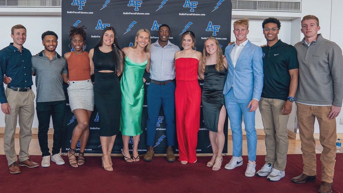 Air Force Track &amp; Field and Cross Country were ready for the red carpet at the Bolt Awards 😎