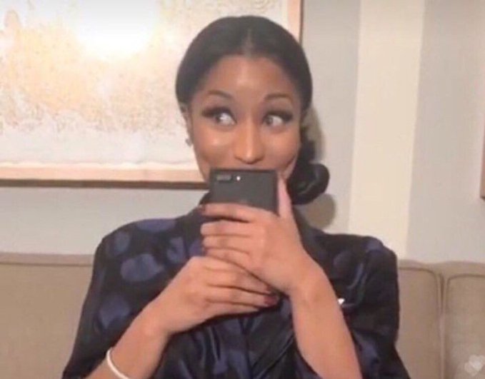 BeKindMonster's tweet photo. @villanevekillme the way she just pauses to stare at Sandra's lips gurl we can see right through you https://t.co/QGJCT5T97V