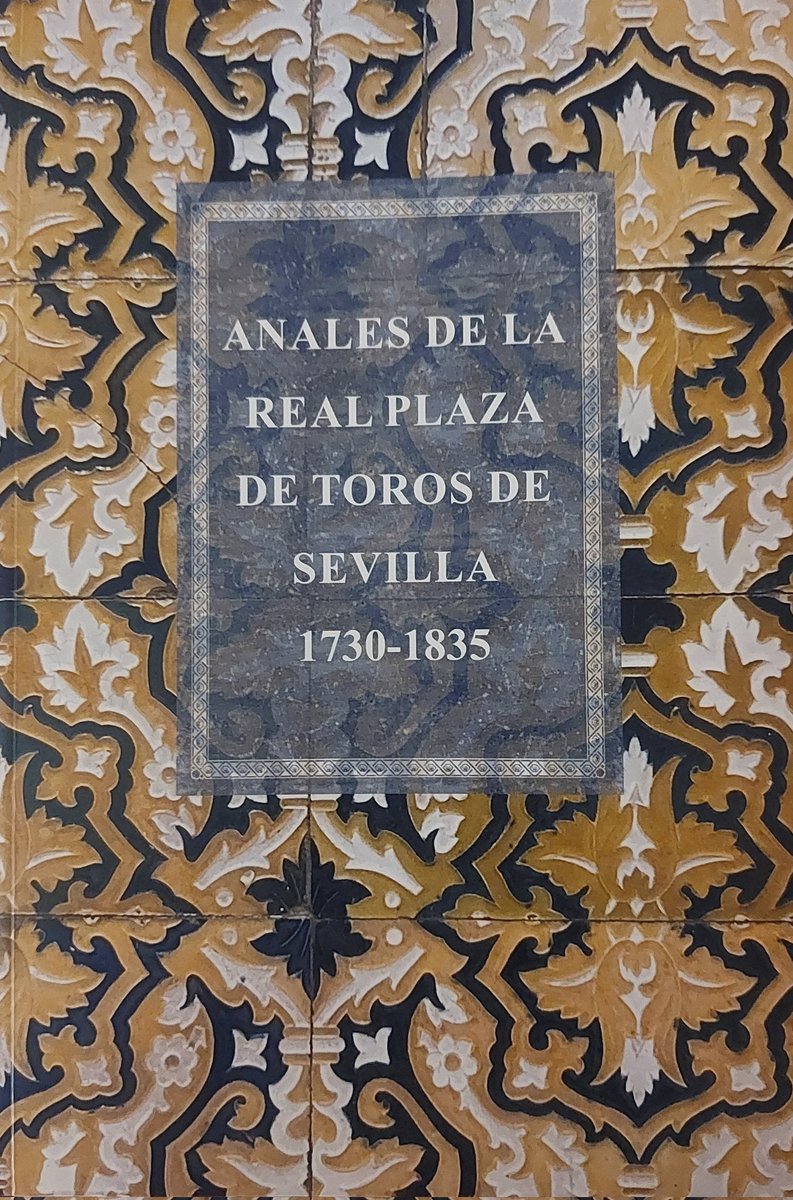 alfredomtzc's tweet photo. Nueva edición de libro "Colección Azulejo" por @AparejadoresSVQ . Y van 48 ediciones anuales.
Gran éxito editorial. Esta vez presentada en un salón de plaza de toros #MaestranzadeCaballería https://t.co/BLZ21U2xcM