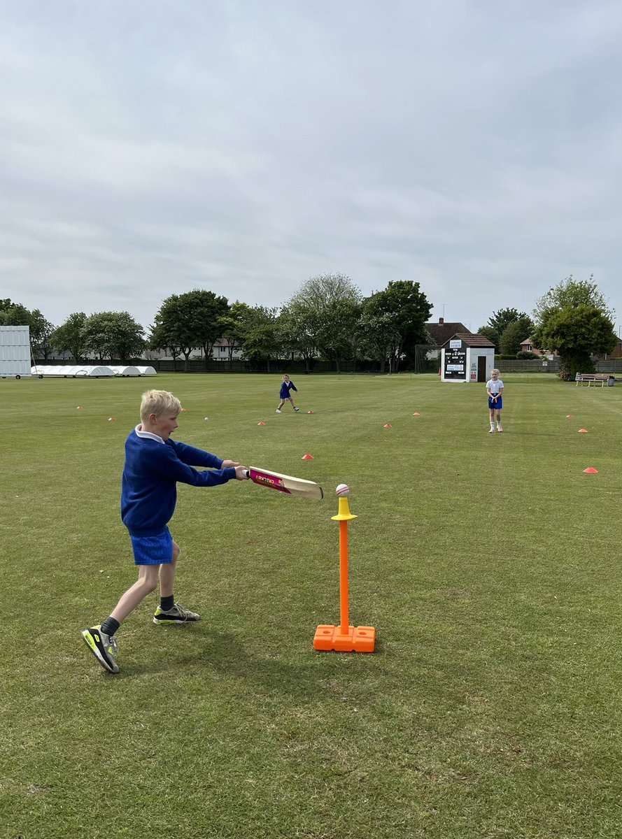 Wow what a day for some Cricket skills! Thank you <a href="/LincsCricket/">Lincolnshire Cricket</a> and the INCREDIBLE leaders from <a href="/SGS_PE/">SGS PE</a> for delivering the event at <a href="/SkegnessCricket/">Skegness Cricket Club</a>🏏 80 students from <a href="/RichmondPEsport/">Richmond PE and sport</a> <a href="/StHelenasSch/">St Helena's Primary</a> <a href="/SchoolHuttoft/">HuttoftPrimarySchool</a> and Burgh primary schools you were all fantastic!🌟