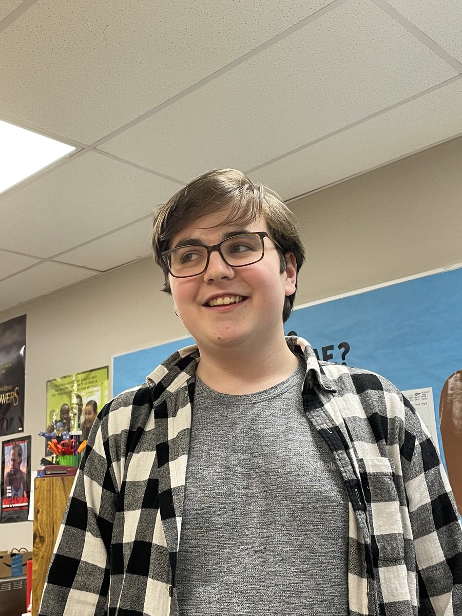 Mav_4N6's tweet photo. Congrats to our new Speech and Debate Officers! Carley Bell as our President, Kai Laffoon as our Vice President, and Sinjin Finley as our Historian! https://t.co/sMOikAjmCF