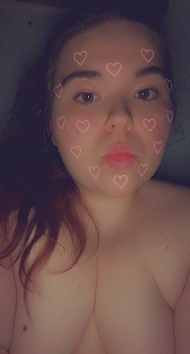 Chubbymummyl's tweet photo. Bored #horny #onlyfans #naked #content https://t.co/VDbKwjCEok